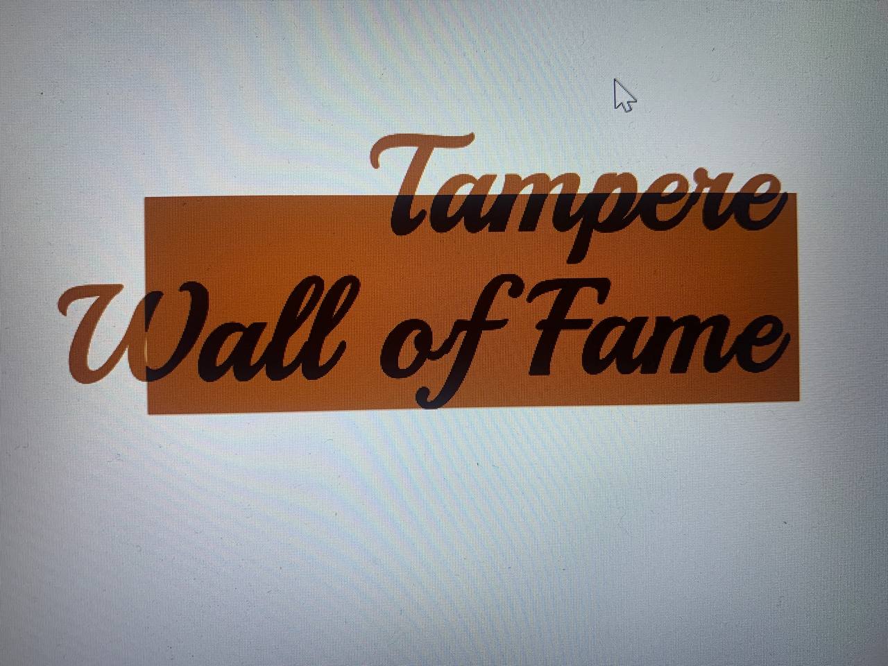 Avery Dennison: Puinen seinäkyltti Awards Wall -seinään 3 Suunnitteluvaiheen kuva Avery Dennisonin ’Tampere Wall of Fame’ -kyltin asettelusta ja tekstistä.